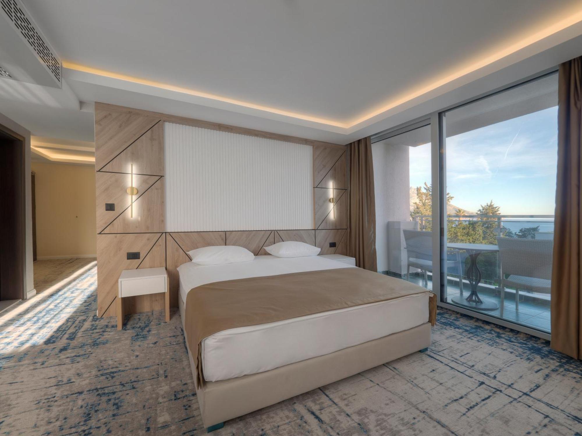 Tara Becici Hotel 4*